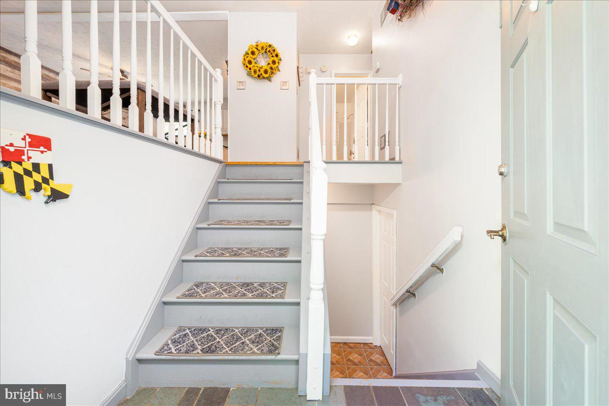 150 Algonquin Drive Rising Sun, MD 21911 - Photo 5 of 46 Foyer