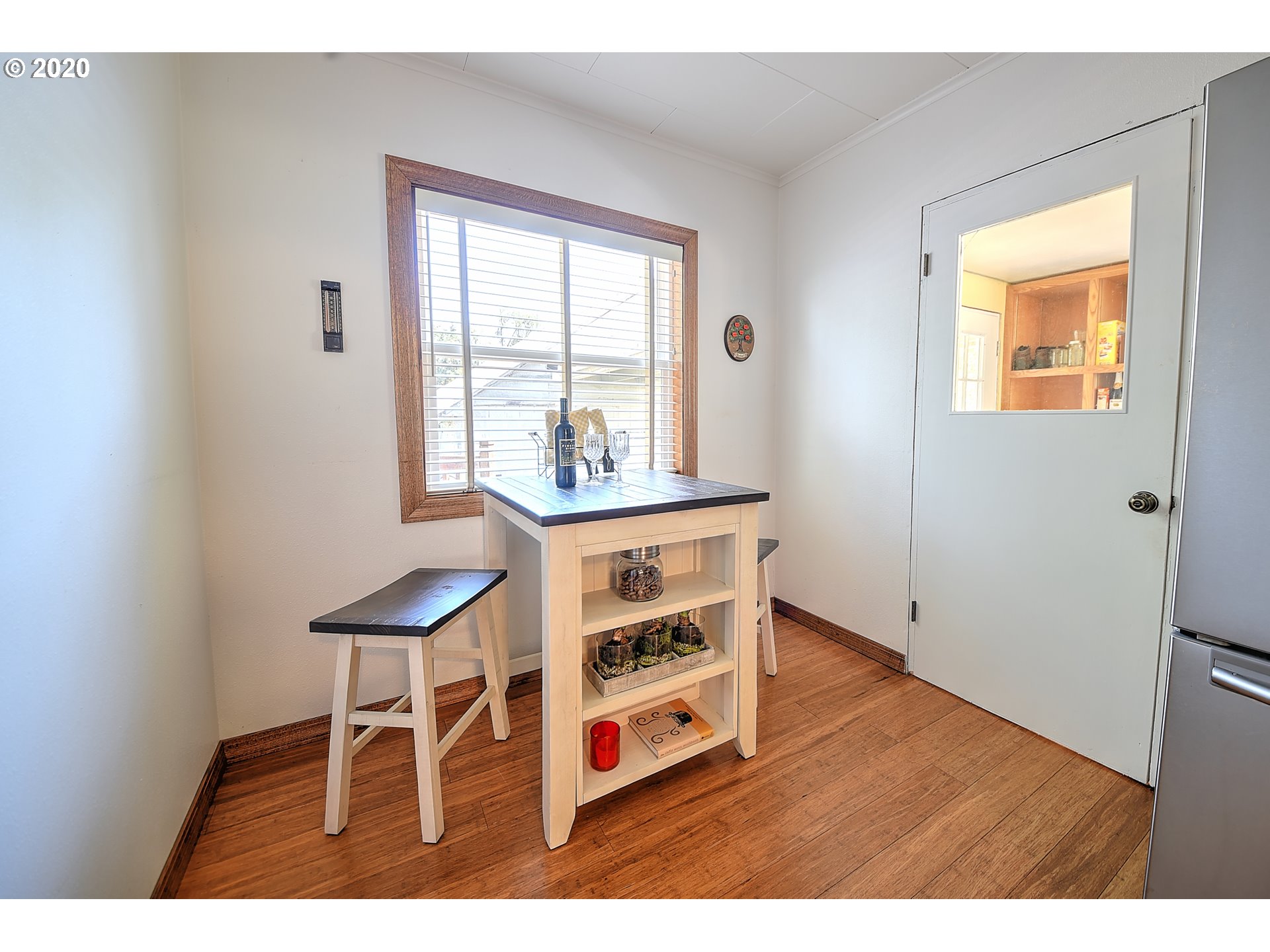 6021 Hayhurst Road Yoncalla, OR 97499 - Photo 11 of 32 Gallery Image 11