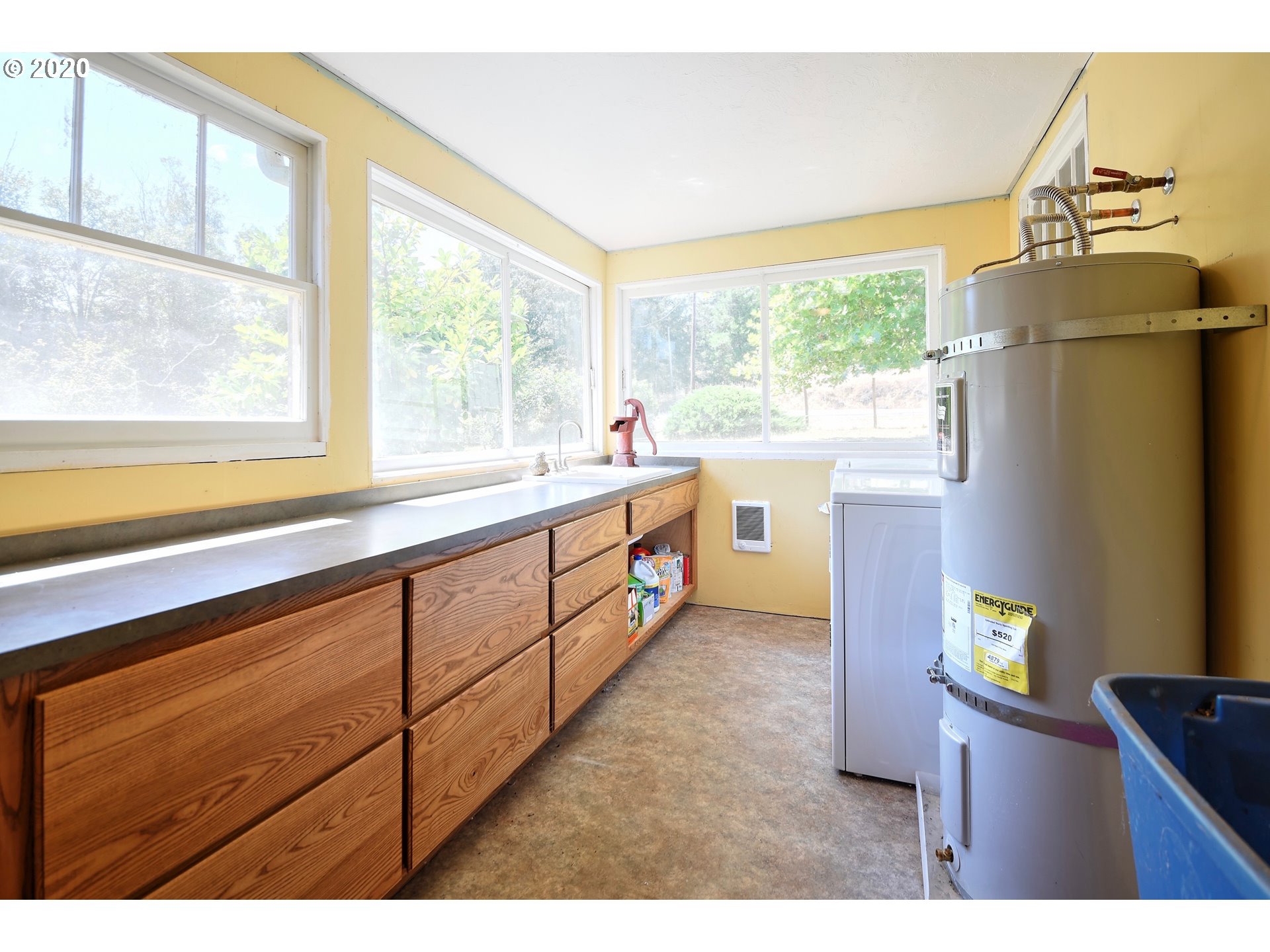 6021 Hayhurst Road Yoncalla, OR 97499 - Photo 13 of 32 Gallery Image 13