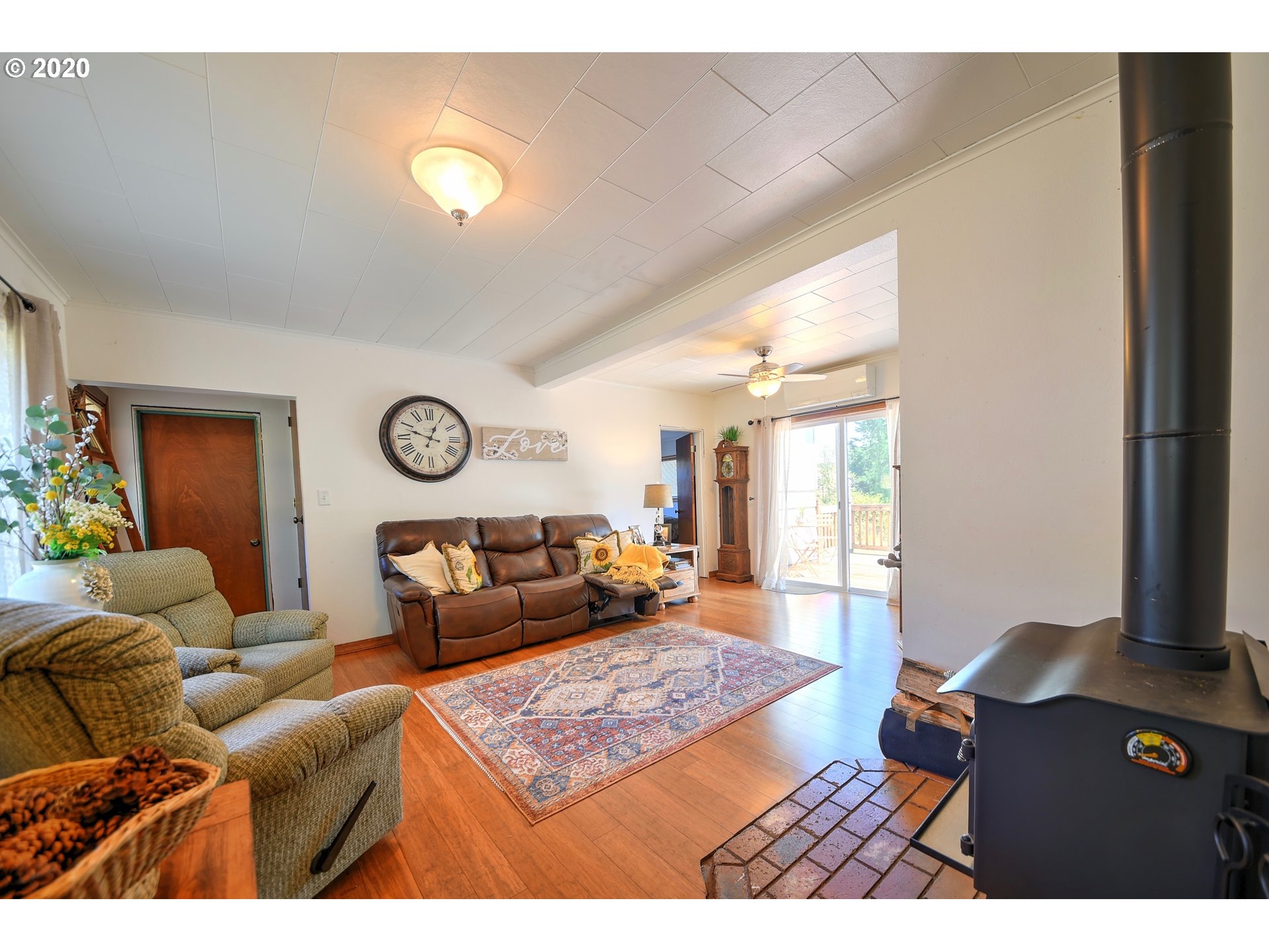 6021 Hayhurst Road Yoncalla, OR 97499 - Photo 3 of 32 Gallery Image 3