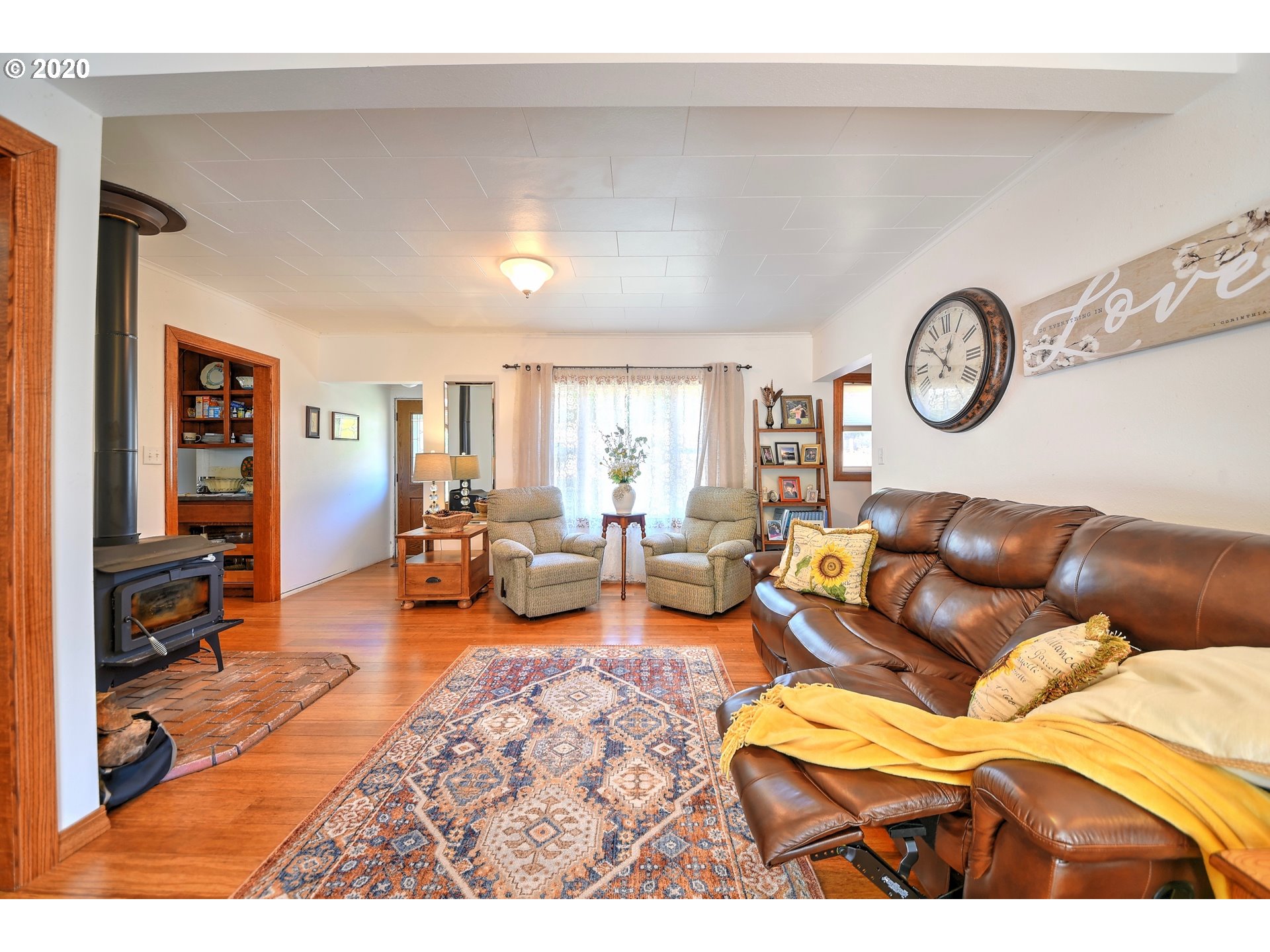 6021 Hayhurst Road Yoncalla, OR 97499 - Photo 4 of 32 Gallery Image 4