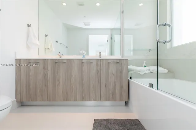 $600,000 | 501 Northeast 31st Street, Unit 1709, Miami, FL 33137