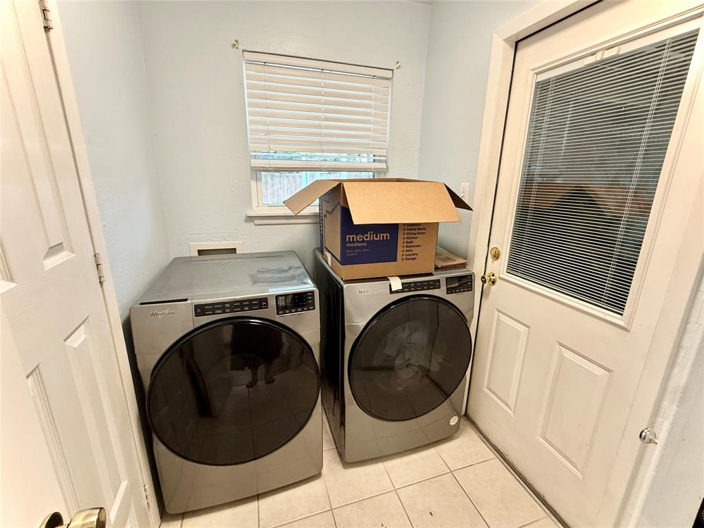 1206 Mildred Lane Benbrook, TX 76126 - Photo 17 of 38 Laundry room has garage access