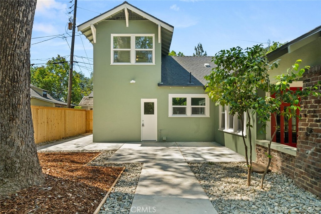 1336 Chestnut Street Chico, CA 95928 - Photo 37 of 41 a front view of a house with a yard