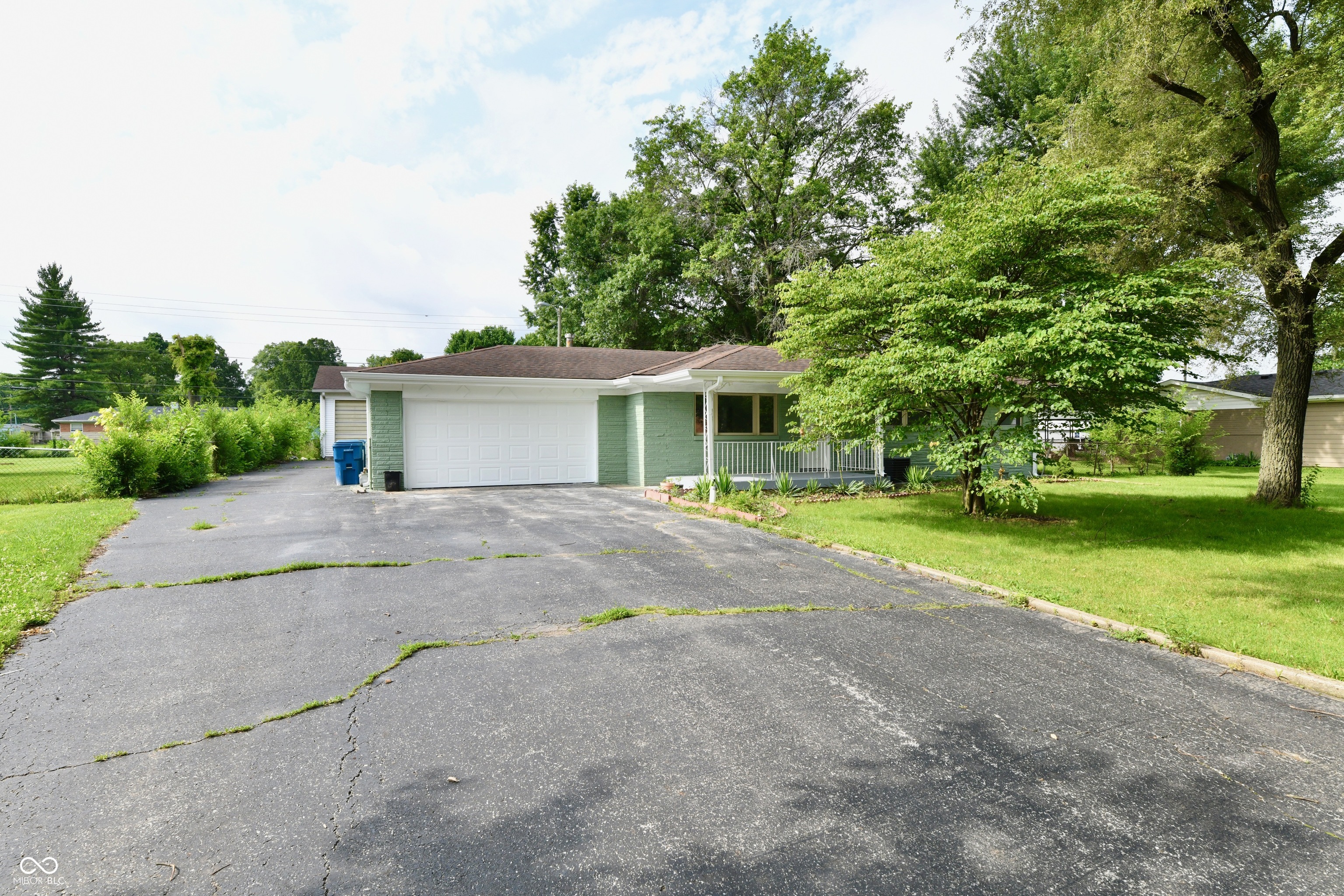 445 Kindig Road Indianapolis, IN 46217 - Photo 1 of 44 Gallery Image 1
