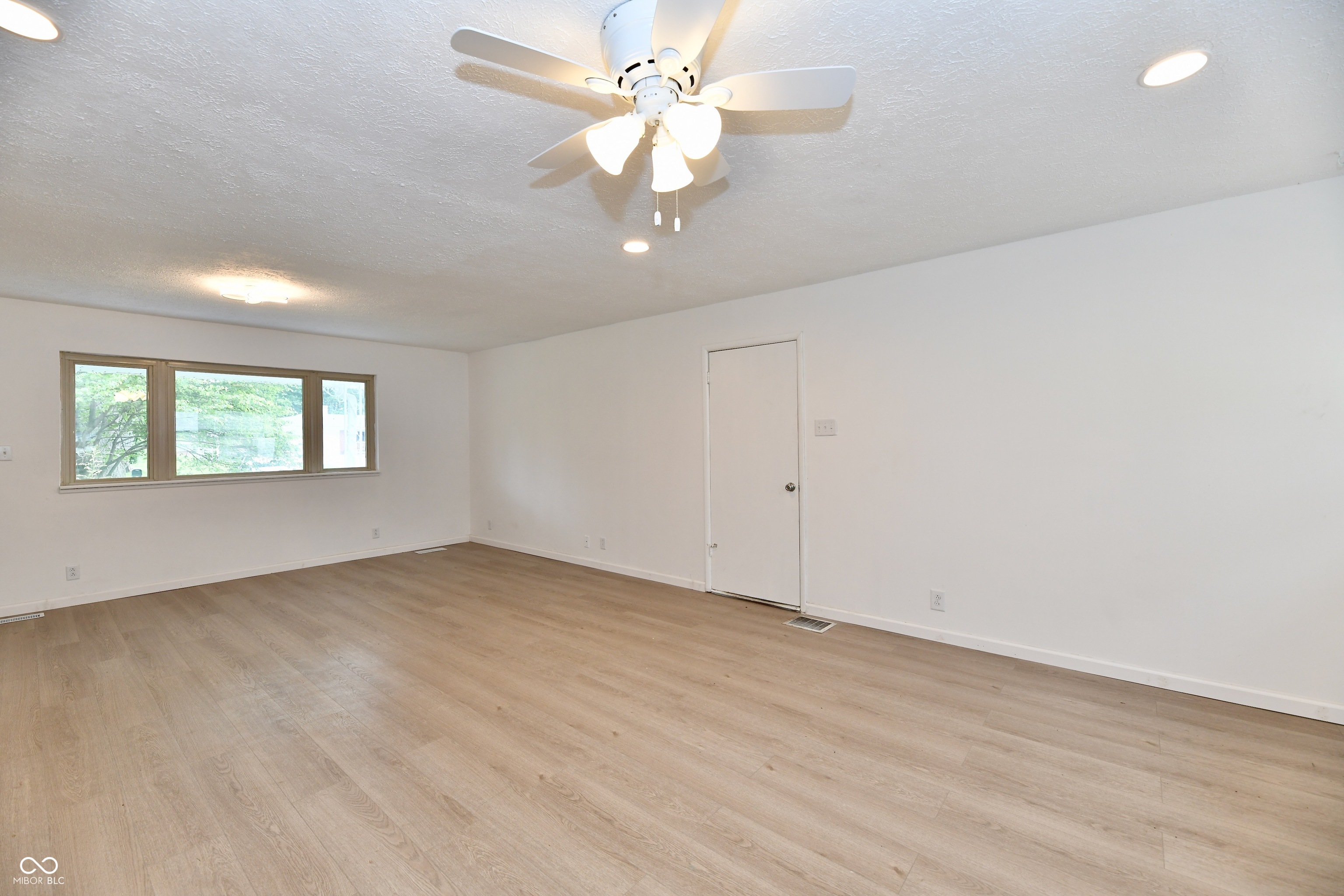 445 Kindig Road Indianapolis, IN 46217 - Photo 14 of 44 Gallery Image 14