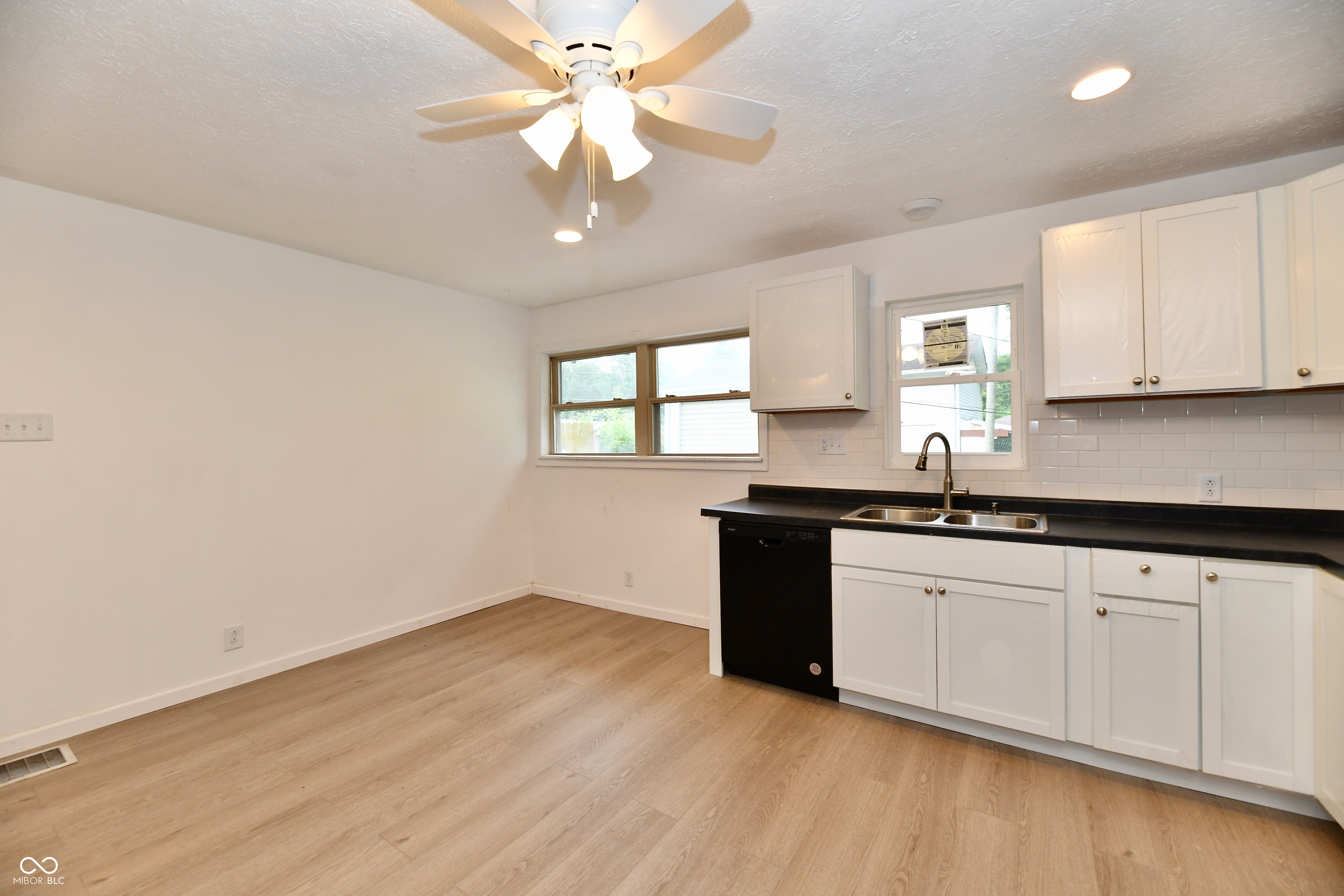445 Kindig Road Indianapolis, IN 46217 - Photo 15 of 44 Gallery Image 15