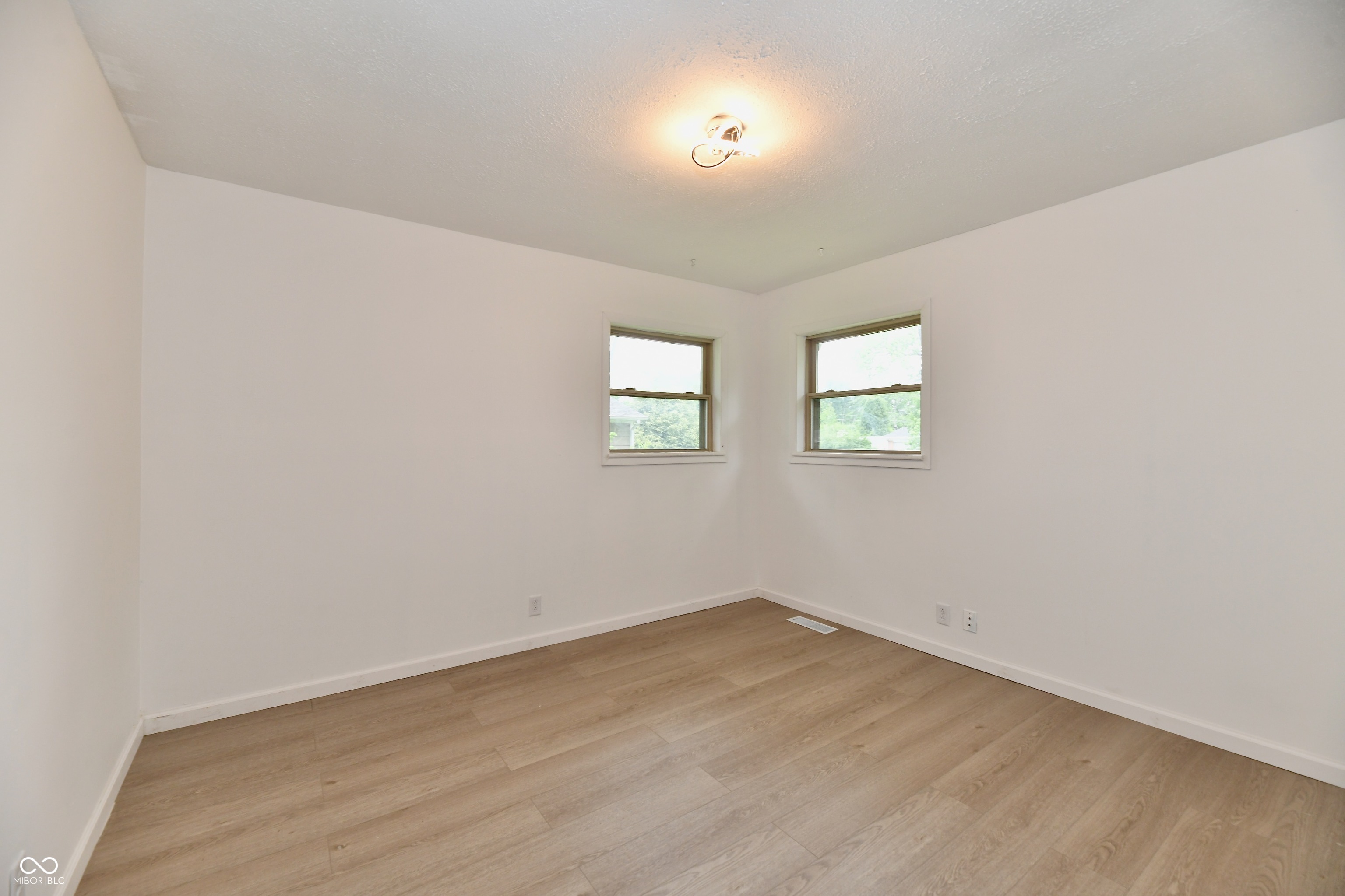 445 Kindig Road Indianapolis, IN 46217 - Photo 26 of 44 Gallery Image 26