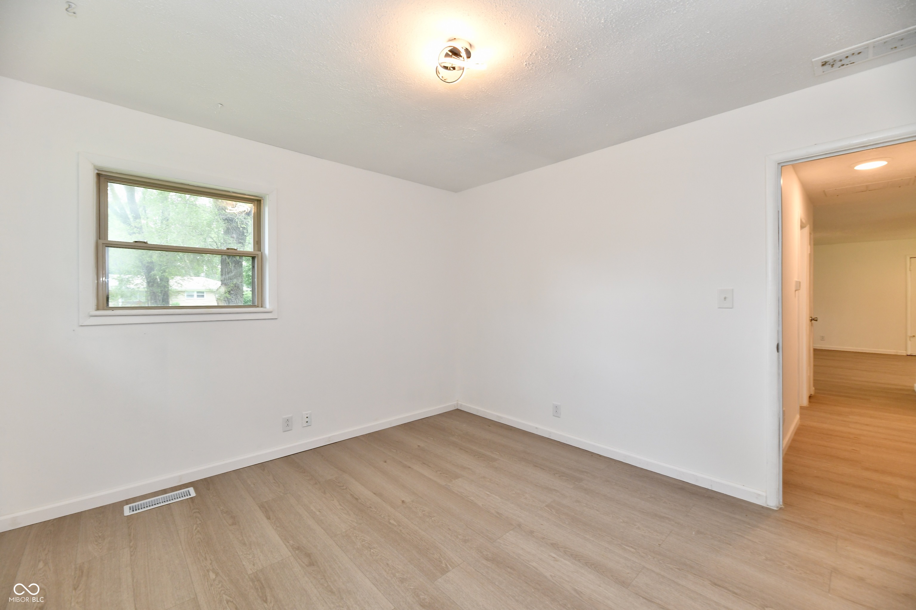 445 Kindig Road Indianapolis, IN 46217 - Photo 27 of 44 Gallery Image 27