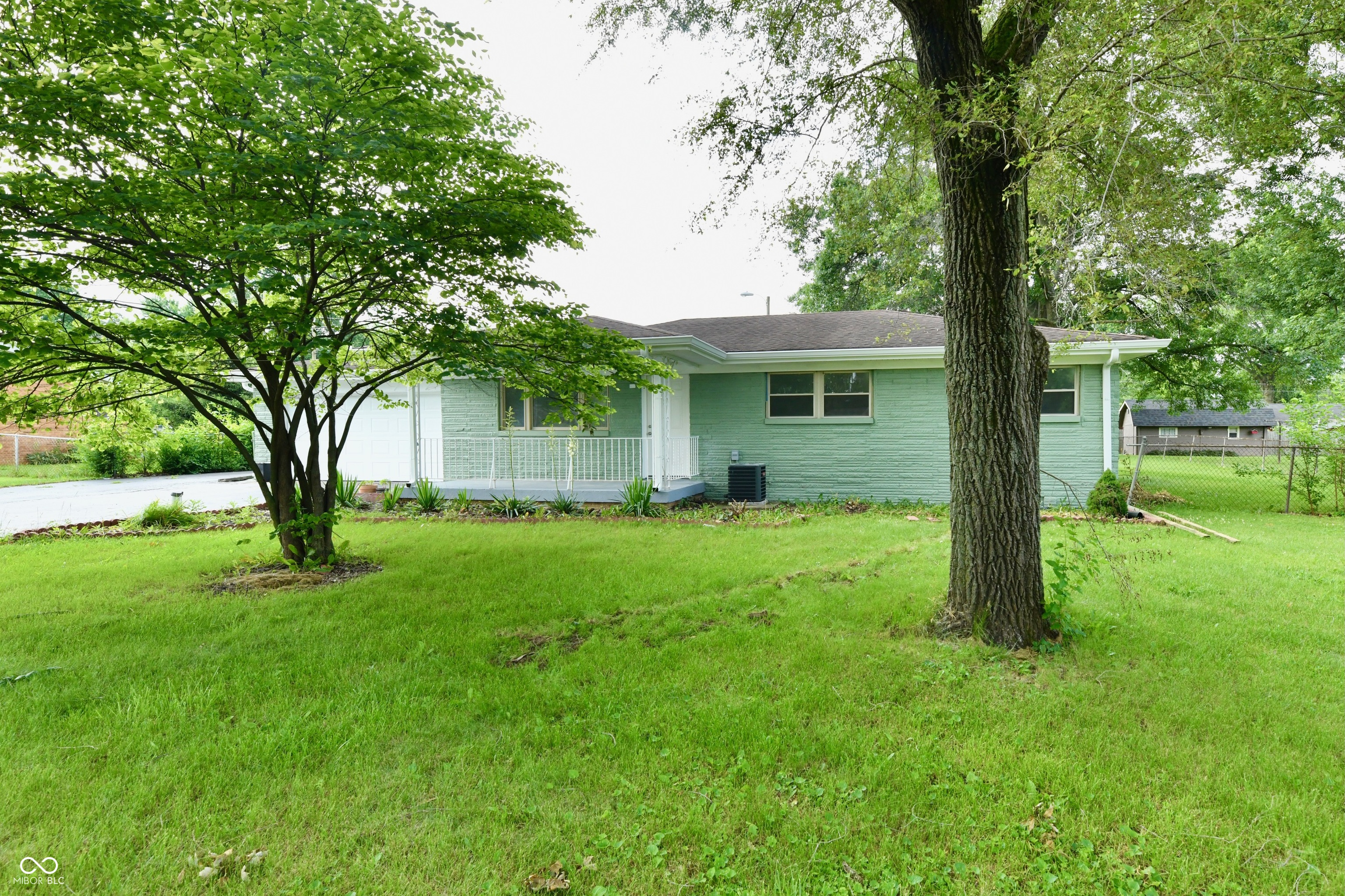 445 Kindig Road Indianapolis, IN 46217 - Photo 3 of 44 Gallery Image 3