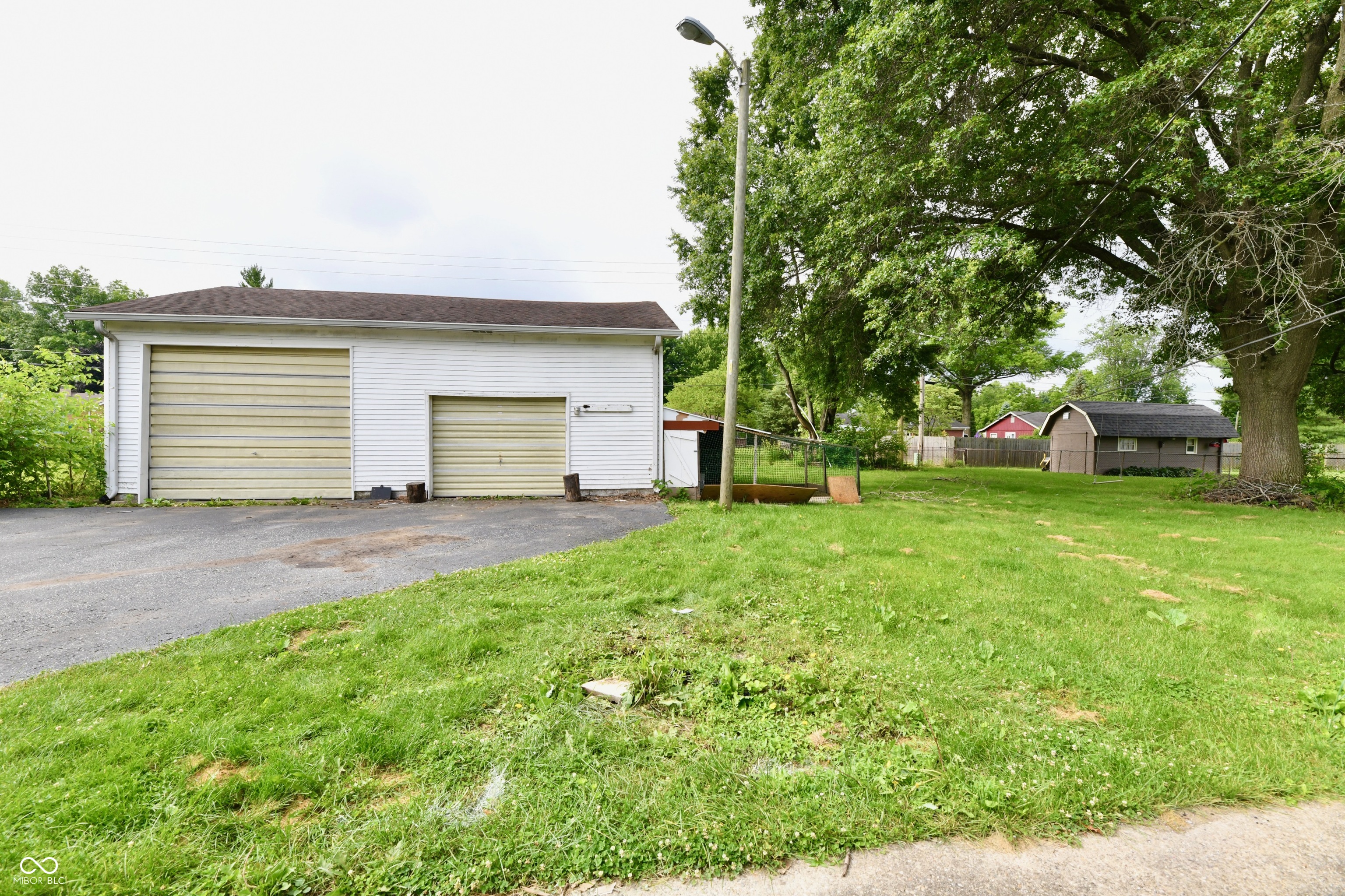 445 Kindig Road Indianapolis, IN 46217 - Photo 6 of 44 Gallery Image 6