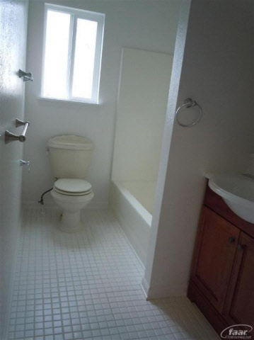 4214 Branch Road Flint, MI 48506 - Photo 14 of 23 20131975-13.JPG