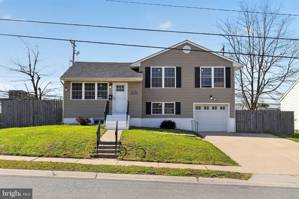 $395,000 | 124 Karlyn Drive, New Castle, DE 19720