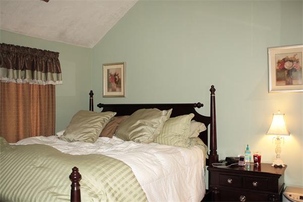 22 Stanley Road Medway, MA 02053 - Photo 13 of 26 Gallery Image 13