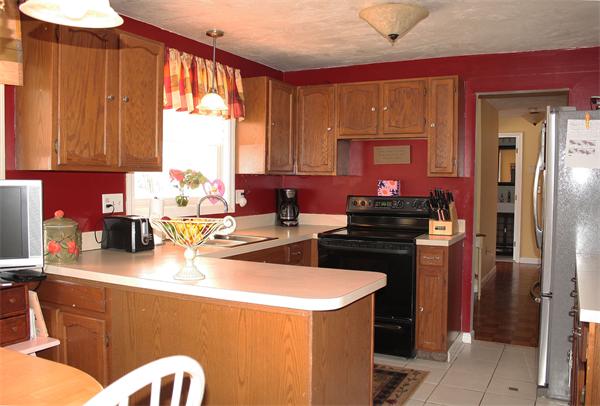 22 Stanley Road Medway, MA 02053 - Photo 3 of 26 Gallery Image 3