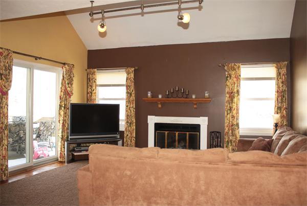 22 Stanley Road Medway, MA 02053 - Photo 8 of 26 Gallery Image 8