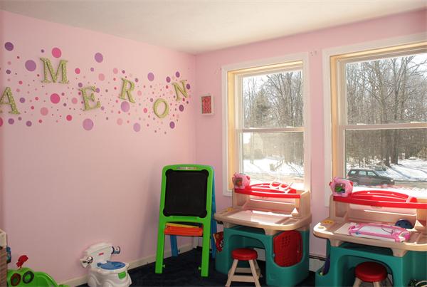 22 Stanley Road Medway, MA 02053 - Photo 10 of 26 Gallery Image 10
