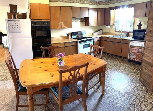 $259,900 | 220 John Street, Milo, MO 64767