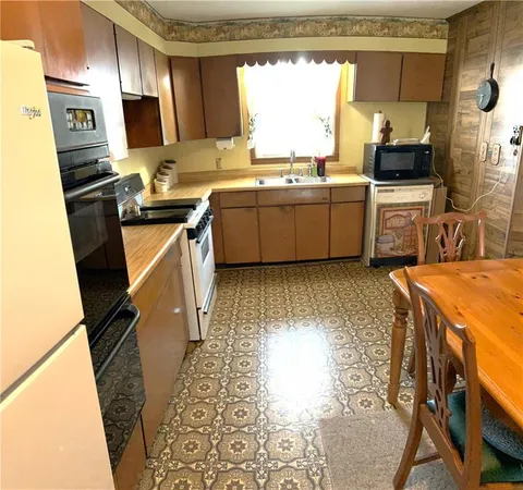 $259,900 | 220 John Street, Milo, MO 64767