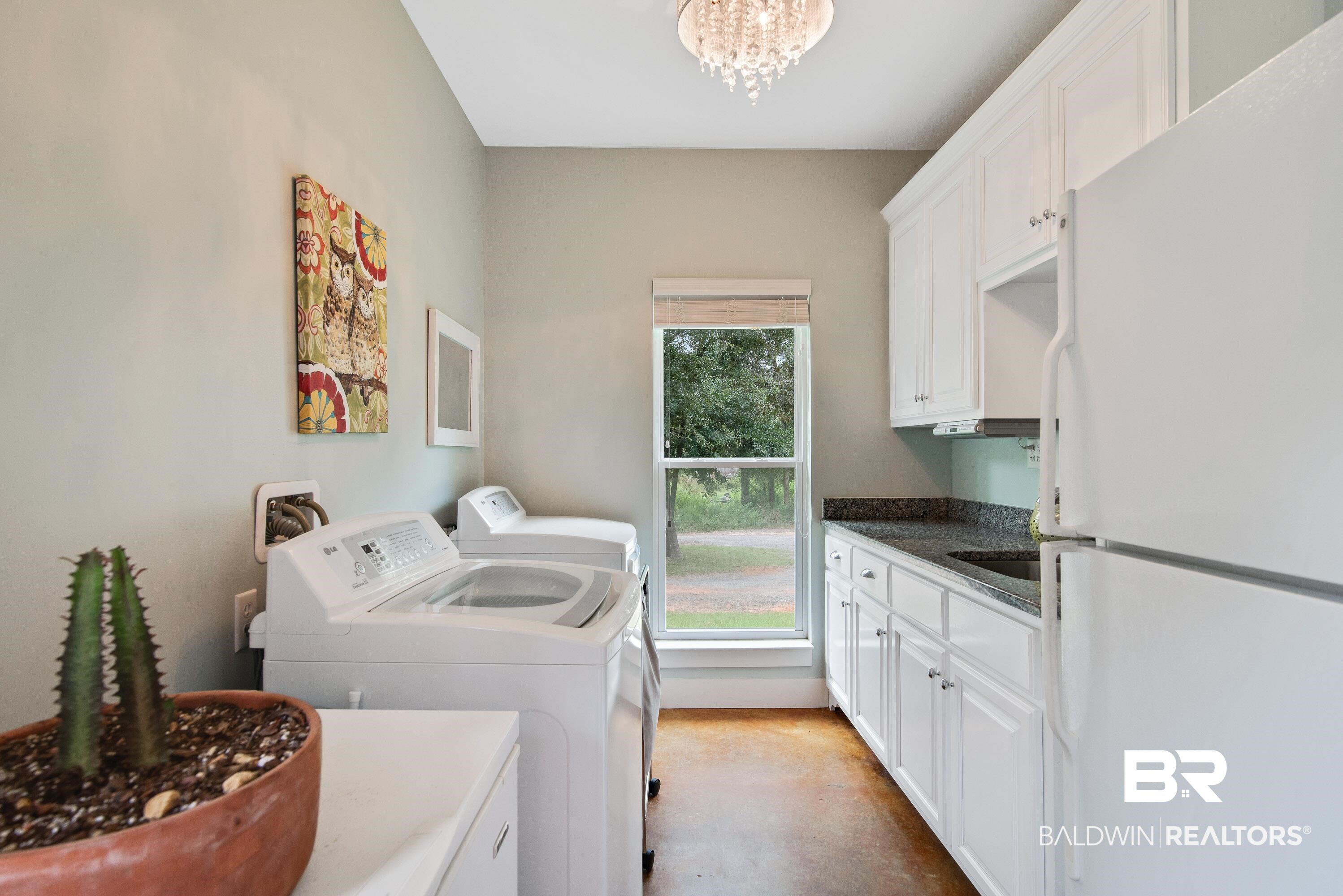 32158 A Buzbee Road Daphne, AL 36527 - Photo 27 of 40 Laundry Room