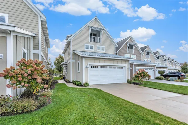 $549,900 | 920 West Savidge Street, Unit 2, Spring Lake, MI 49456