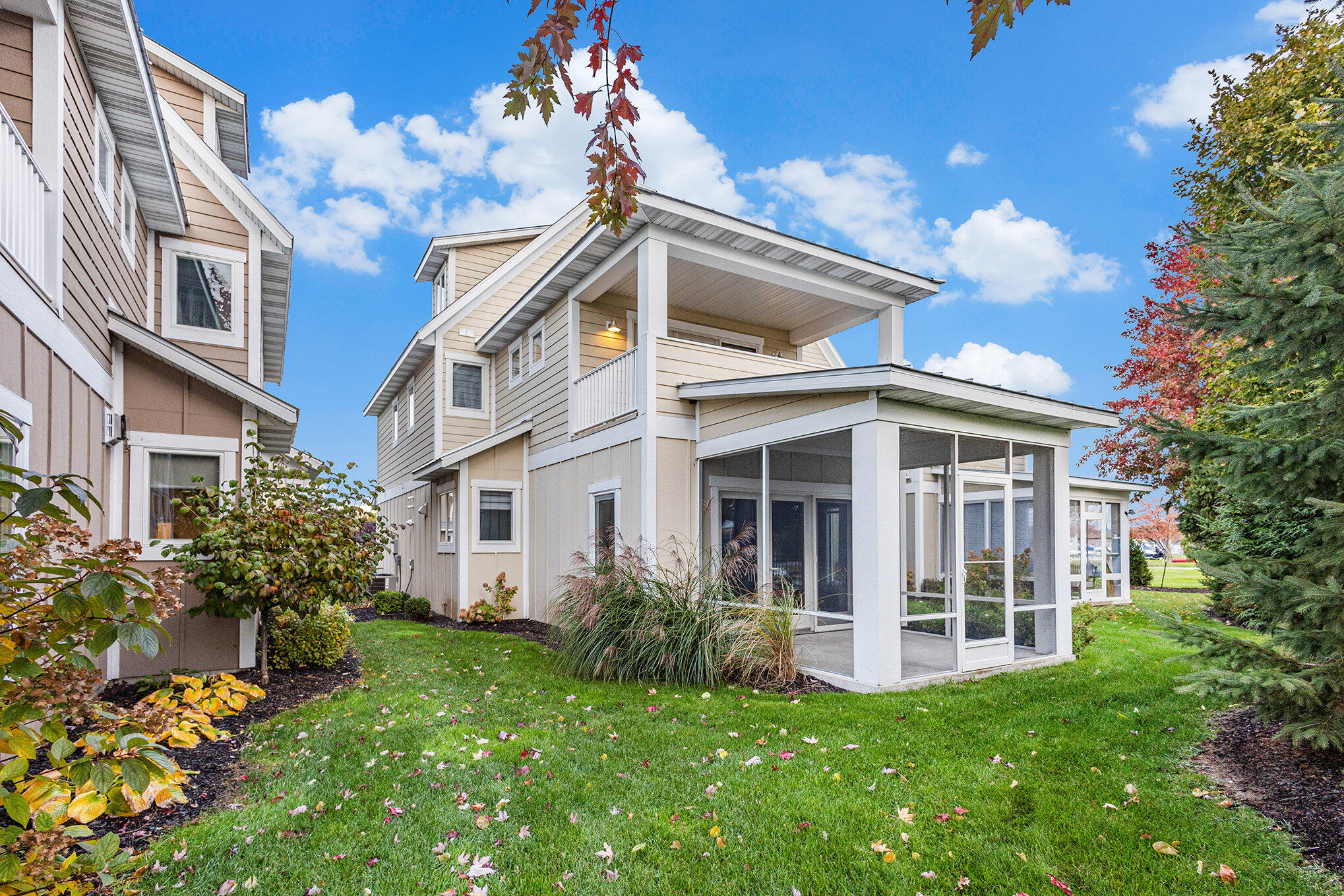 920 West Savidge Street, Unit 2 Spring Lake, MI 49456 - Photo 2 of 30 025_qj1a9956_870