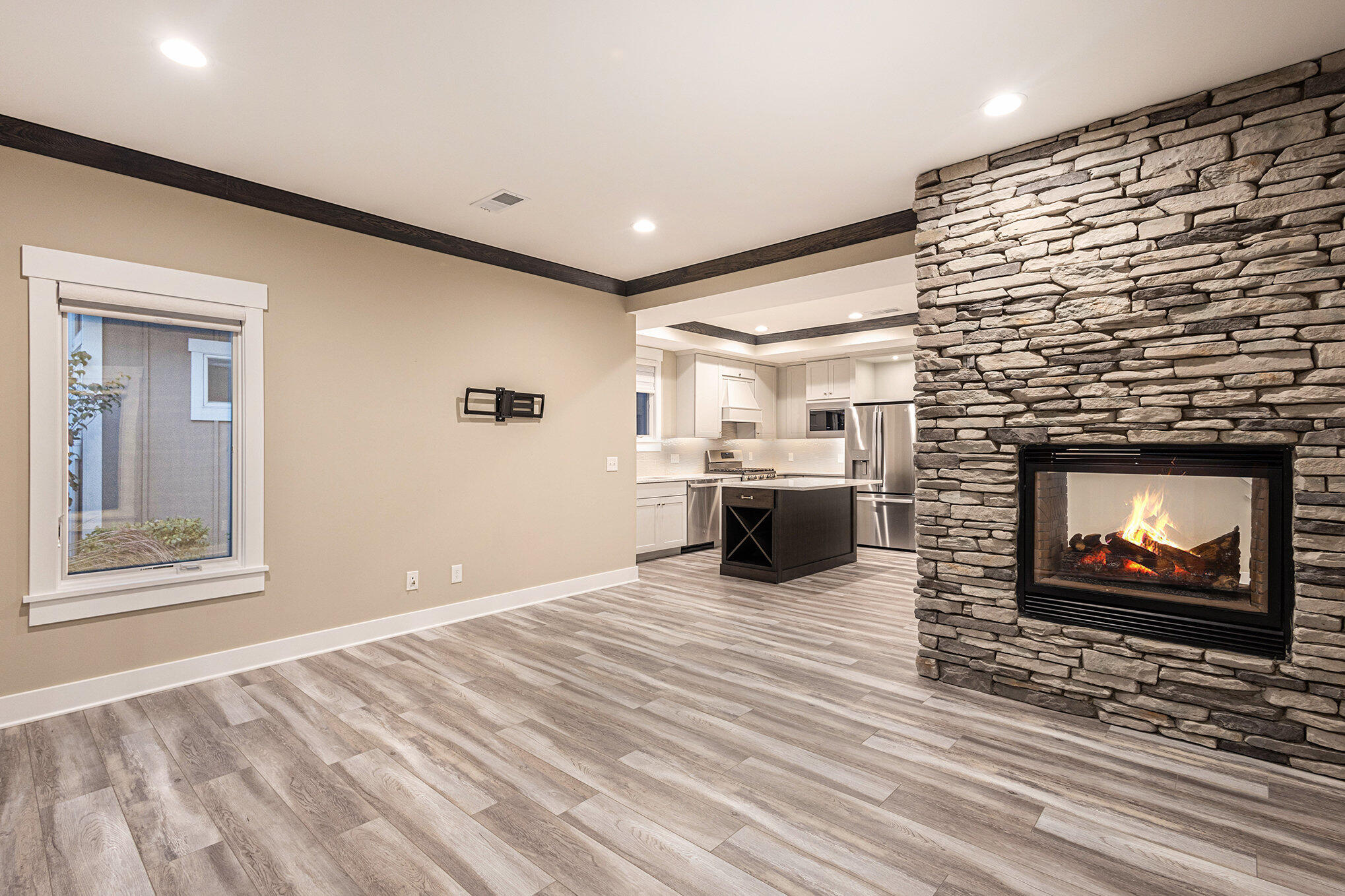 920 West Savidge Street, Unit 2 Spring Lake, MI 49456 - Photo 5 of 30 006_qj1a9895_361