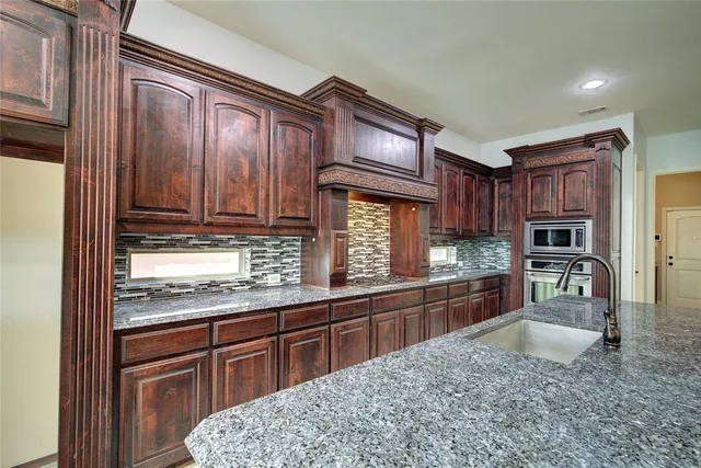 $599,900 | 33 Tennis Village Drive, Heath, TX 75032