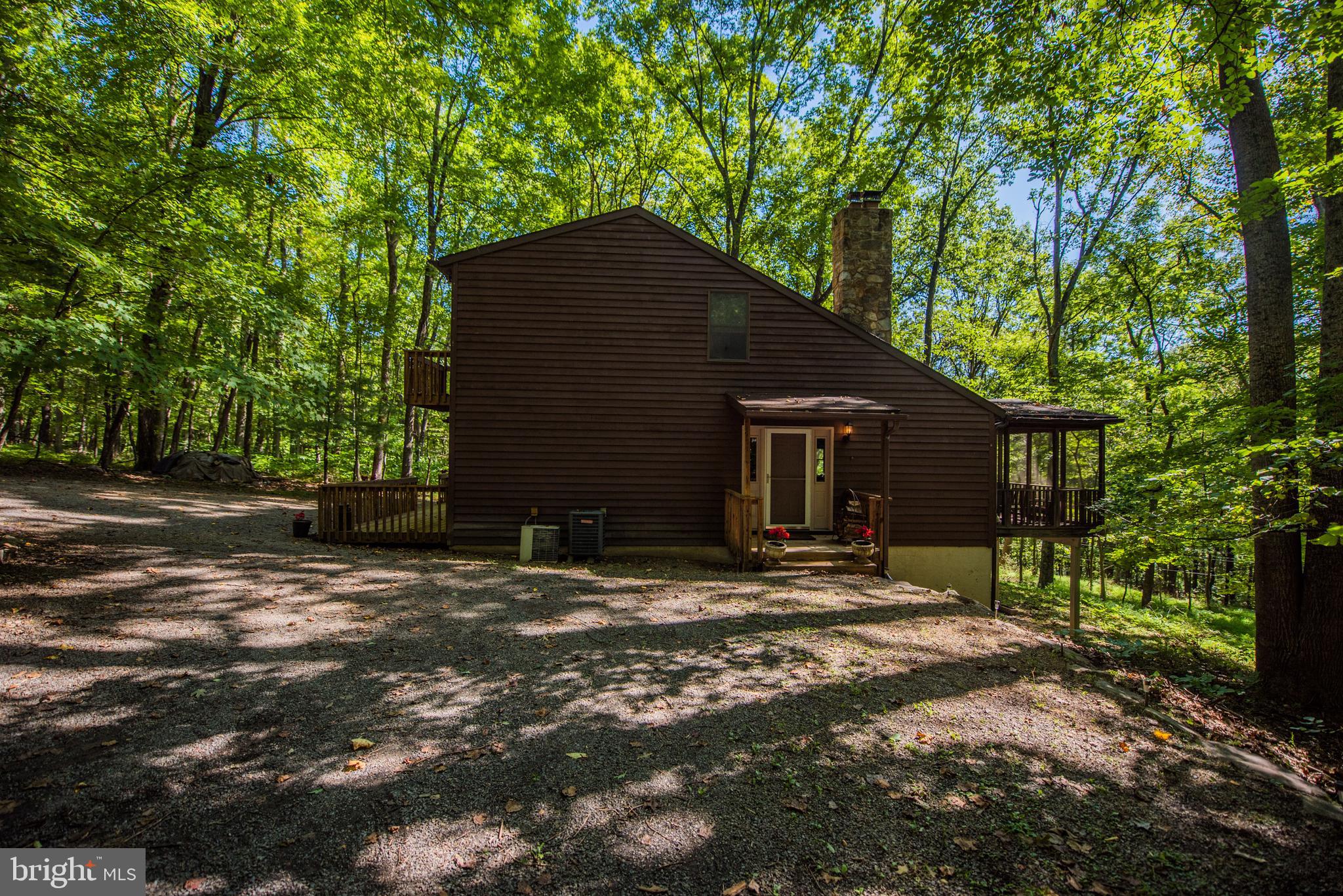 605 Mountainside Road Berkeley Springs, WV 25411 - Photo 3 of 42