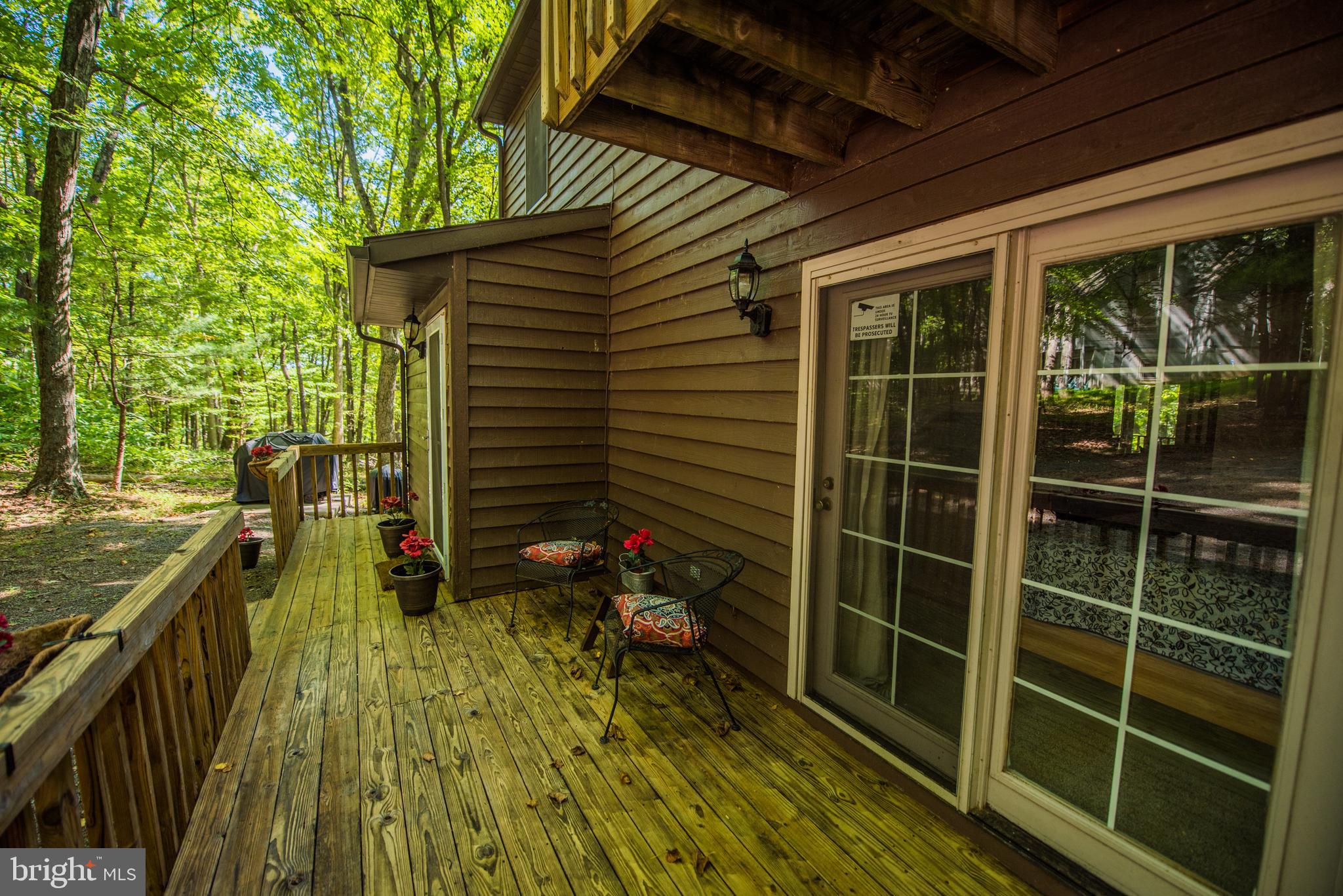605 Mountainside Road Berkeley Springs, WV 25411 - Photo 4 of 42