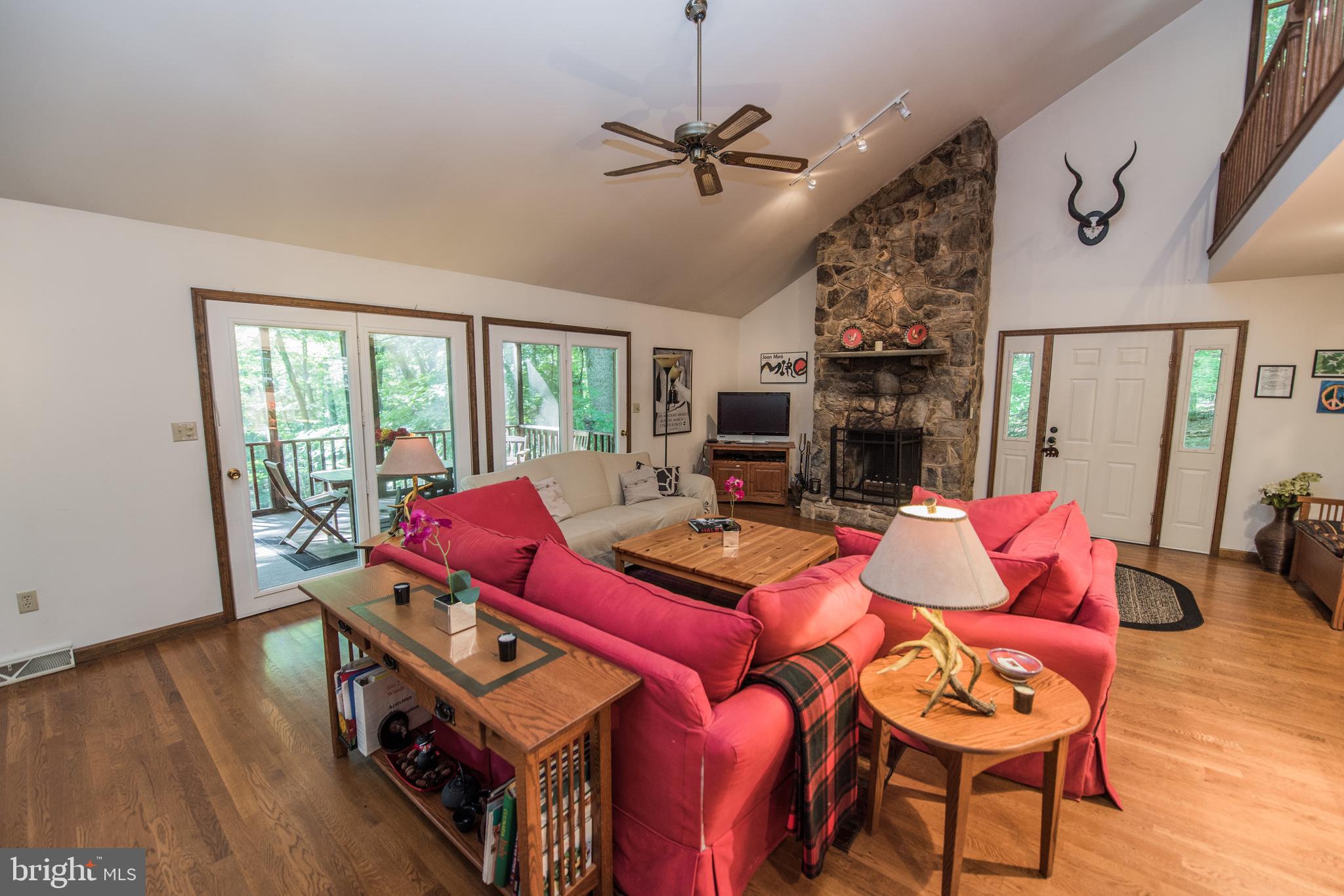 605 Mountainside Road Berkeley Springs, WV 25411 - Photo 8 of 42