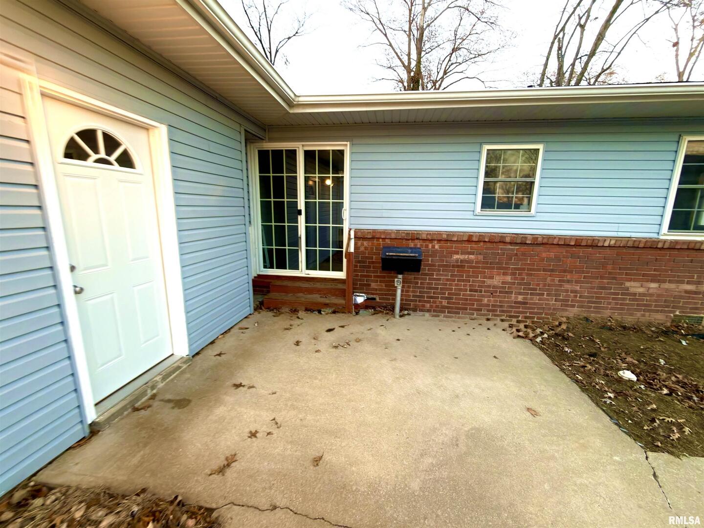 274 Oaktree Avenue Salem, IL 62881 - Photo 26 of 45 a view of a house with a yard