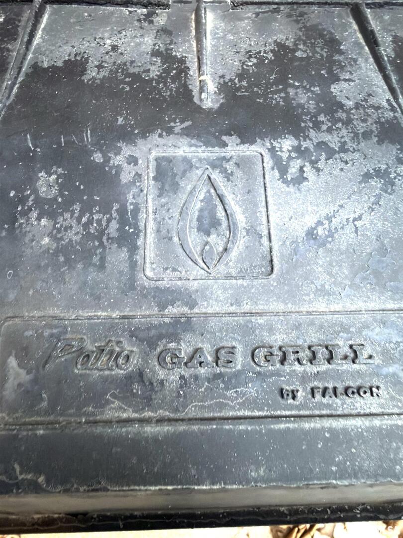 274 Oaktree Avenue Salem, IL 62881 - Photo 37 of 44 a view of water heater