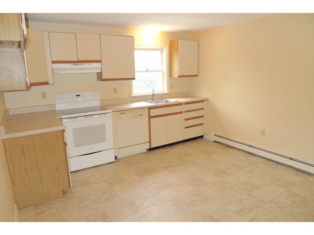 370 Circle Road, Unit 10 Manchester, NH 03103 - Photo 11 of 25