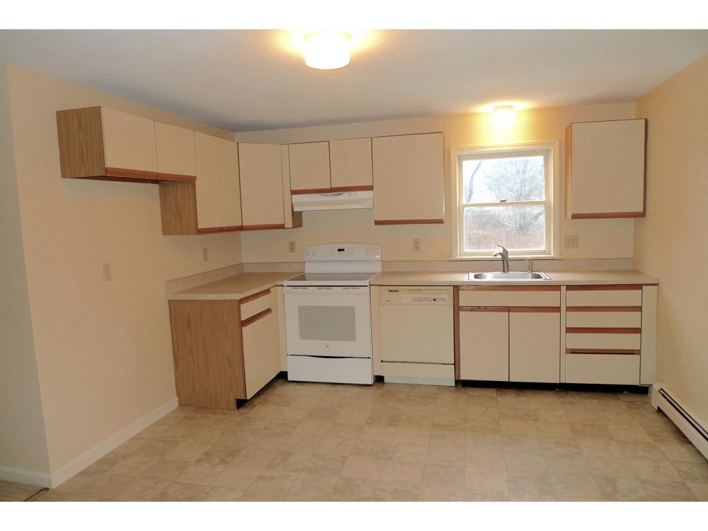 370 Circle Road, Unit 10 Manchester, NH 03103 - Photo 8 of 25