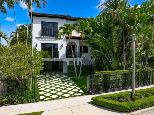 $6,495,000 | 1803 South Bayshore Lane, Miami, FL 33133