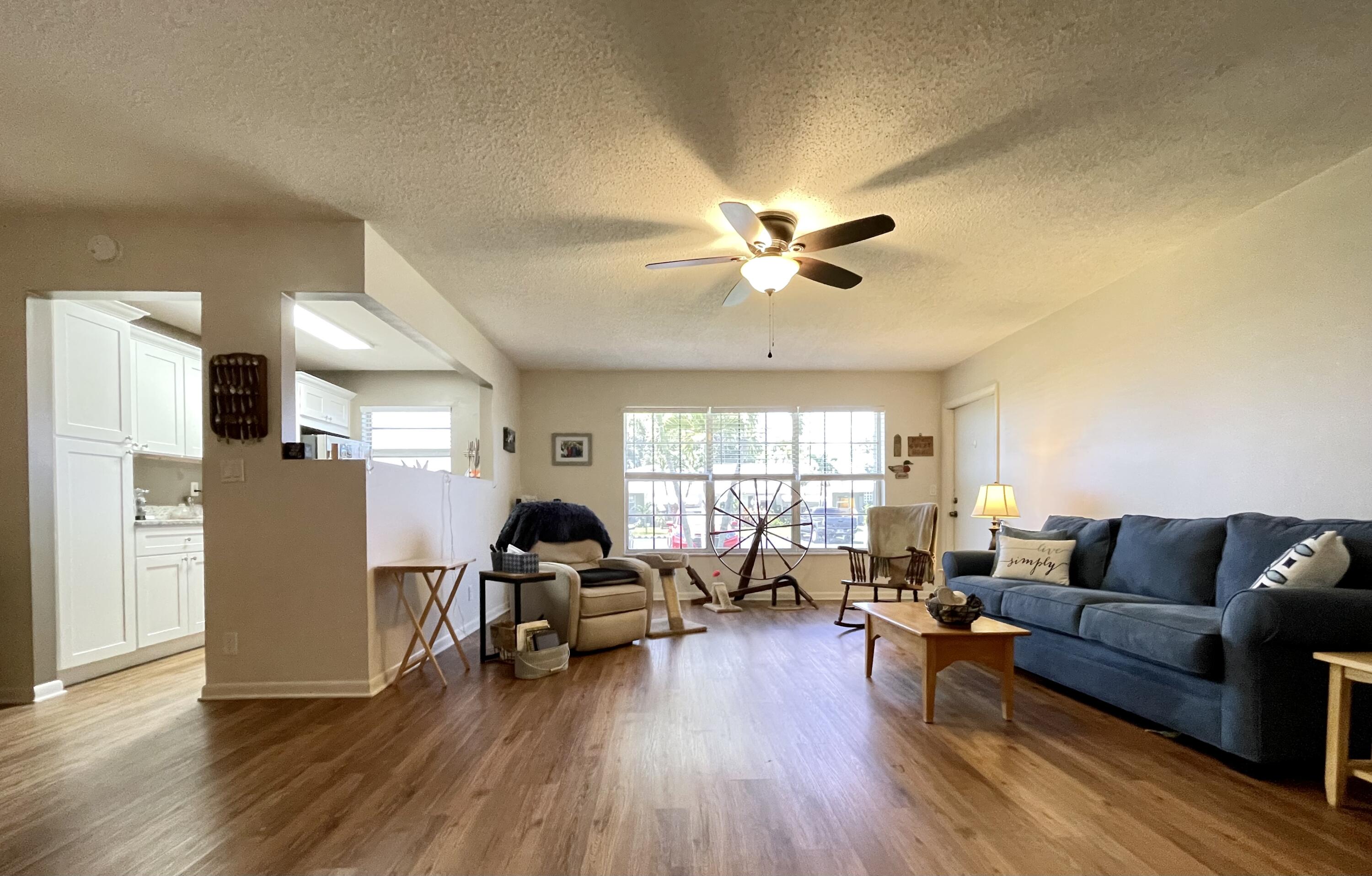214 Manatee Lane, Unit B Fort Pierce, FL 34982 - Photo 5 of 28 IMG_6495