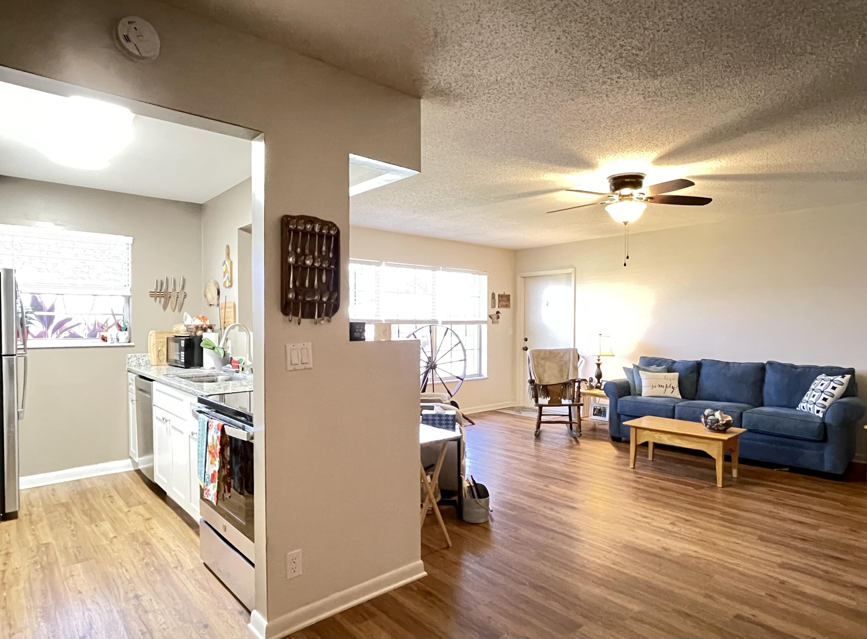 214 Manatee Lane, Unit B Fort Pierce, FL 34982 - Photo 7 of 28 IMG_6473