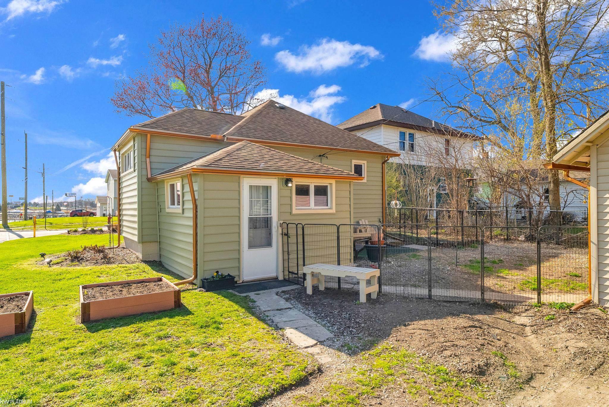 1802 Riverside Drive Port Huron, MI 48060 - Photo 31 of 34 Gallery Image 31