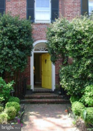 3232 Reservoir Road Northwest Washington, DC 20007 - Photo 1 of 19 Exterior (Main)