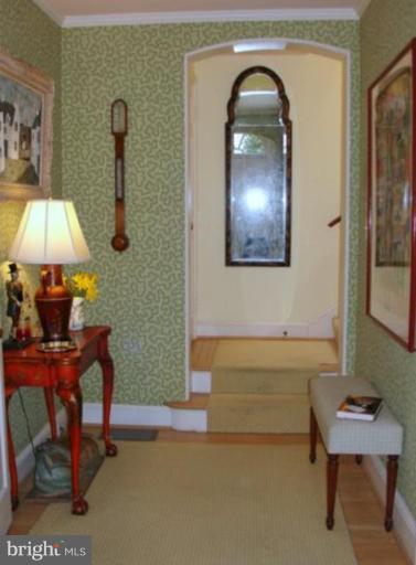 3232 Reservoir Road Northwest Washington, DC 20007 - Photo 2 of 19 Entrance / Foyer