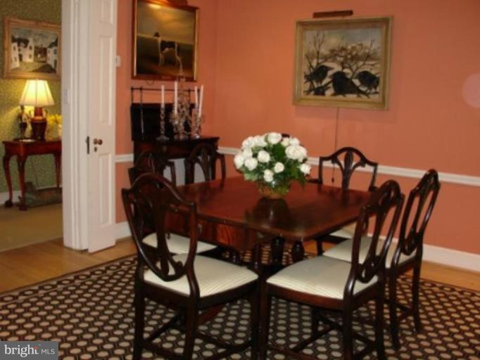 3232 Reservoir Road Northwest Washington, DC 20007 - Photo 6 of 19 Dining Room