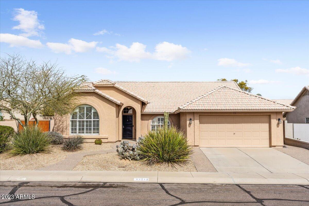 4212 East Rockledge Road Phoenix, AZ 85044 - Photo 1 of 14 WELCOME HOME!