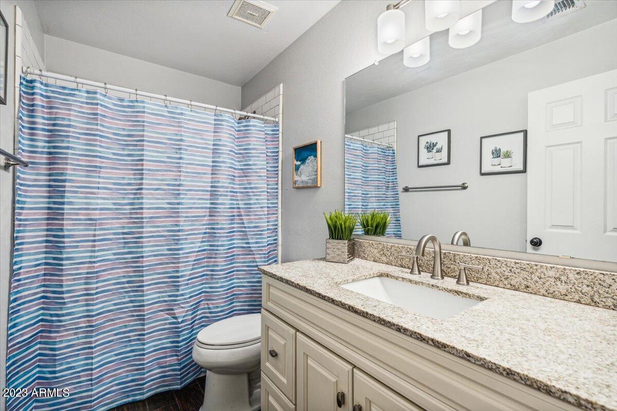 4212 East Rockledge Road Phoenix, AZ 85044 - Photo 6 of 14 HALL BATHROOM!