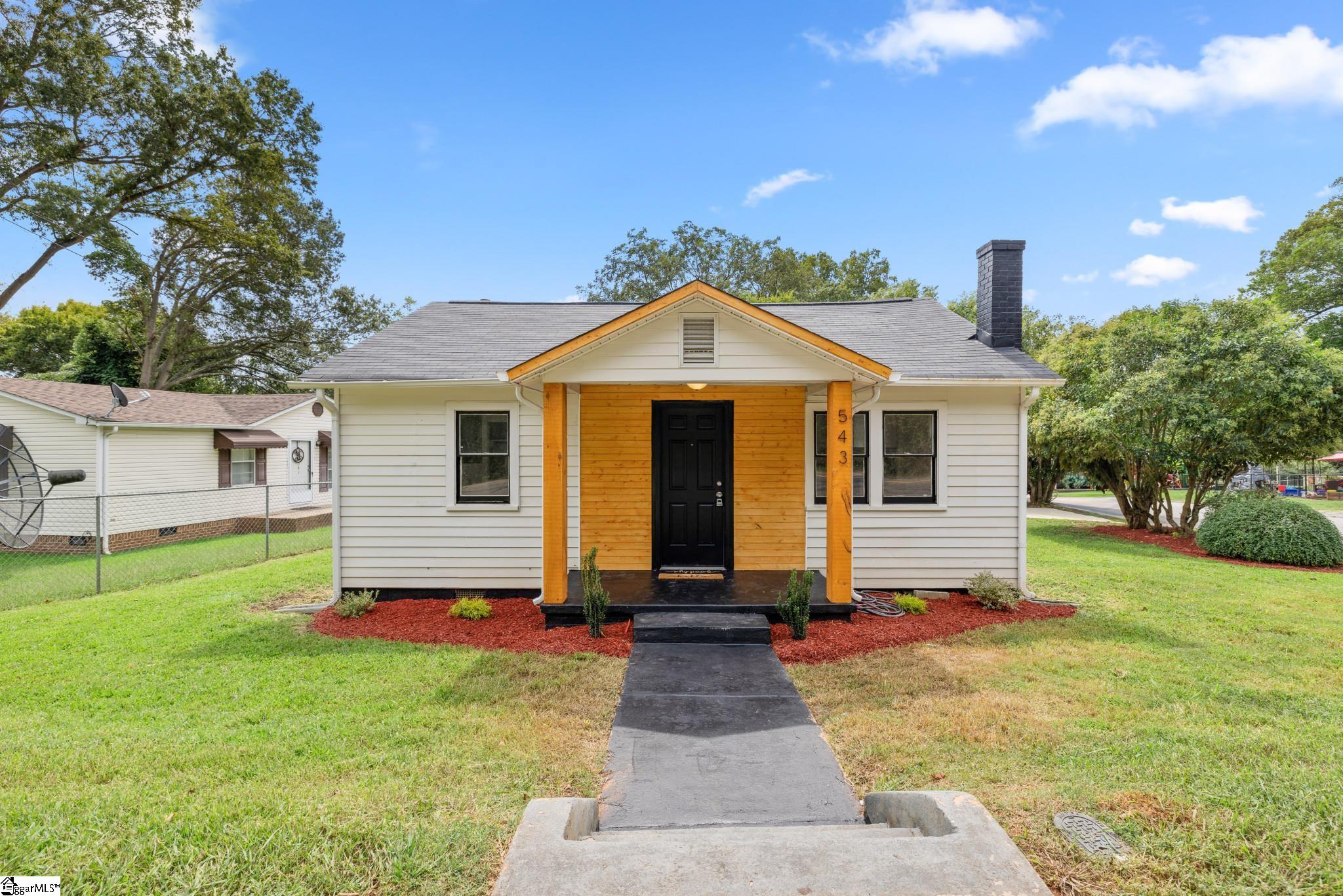 543 West Rutledge Avenue Gaffney, SC 29341 - Photo 2 of 21 Gallery Image 2