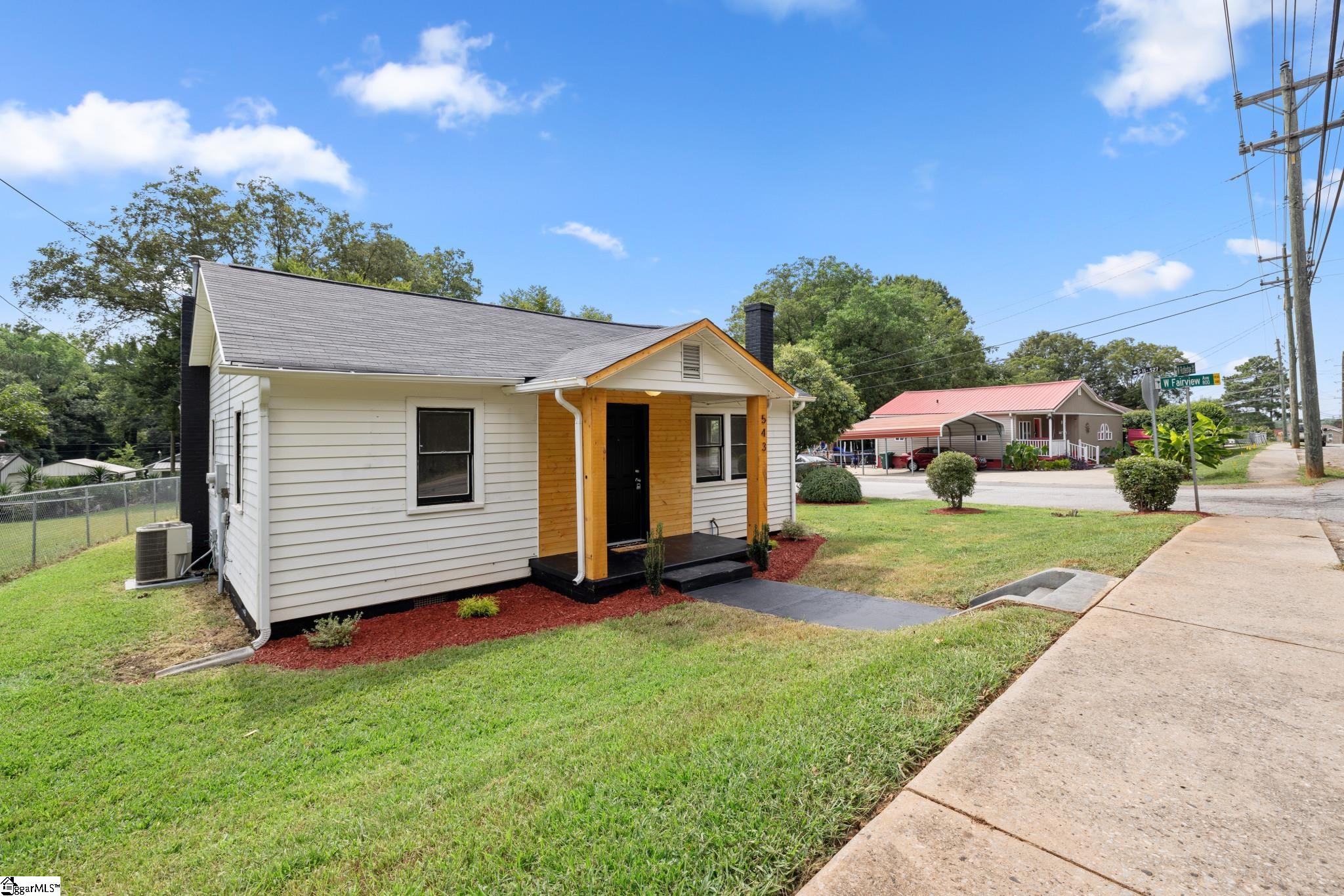 543 West Rutledge Avenue Gaffney, SC 29341 - Photo 3 of 21 Gallery Image 3