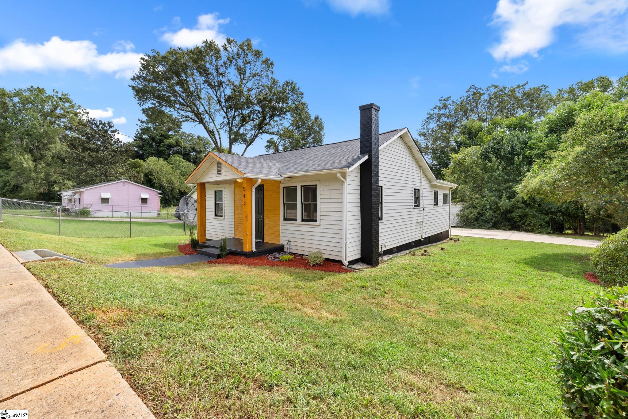 543 West Rutledge Avenue Gaffney, SC 29341 - Photo 4 of 21 Gallery Image 4