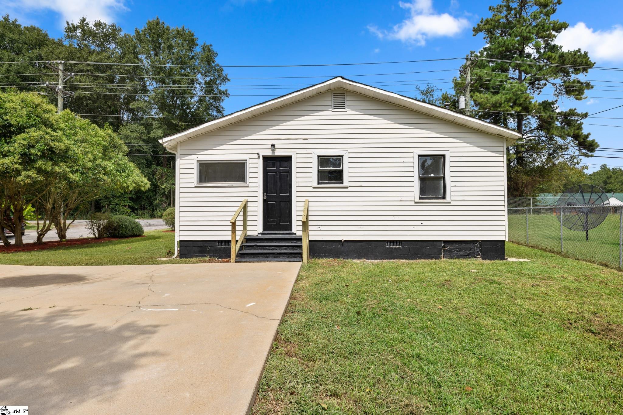 543 West Rutledge Avenue Gaffney, SC 29341 - Photo 6 of 21 Gallery Image 6