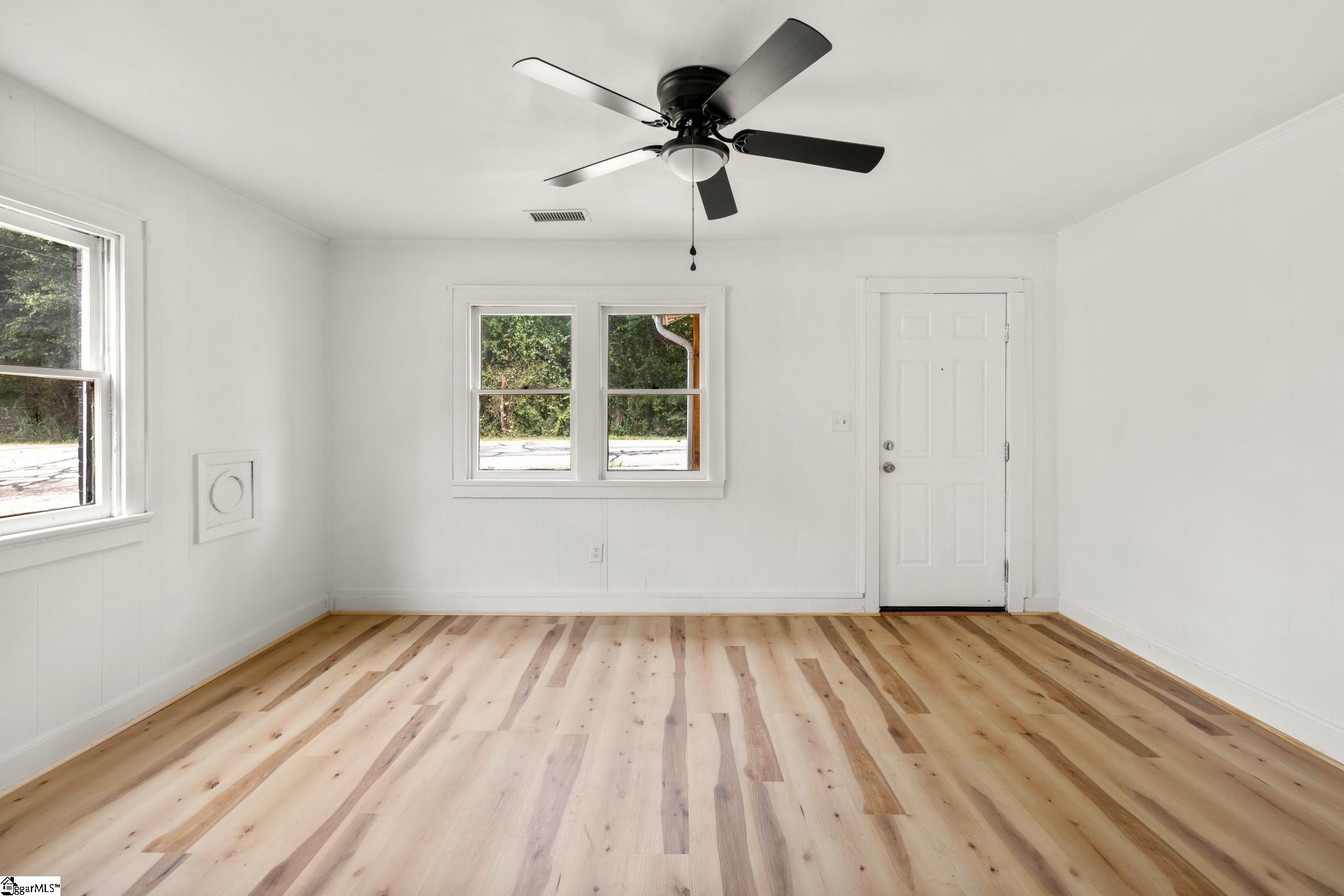 543 West Rutledge Avenue Gaffney, SC 29341 - Photo 8 of 21 Gallery Image 8