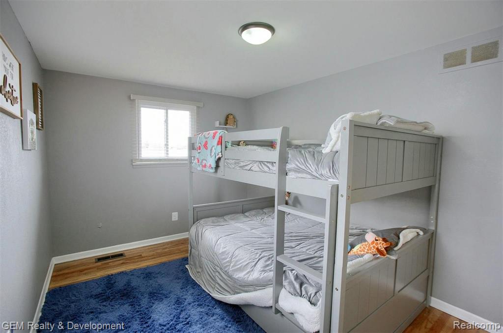 22434 Tuck Road Farmington Hills, MI 48336 - Photo 17 of 24